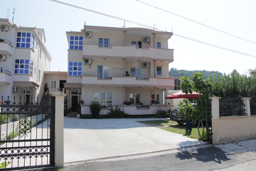 Apartment Family Ulcinj Eksteriør billede